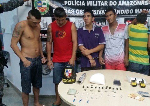 Polícia Militar prende seis pessoas acusadas de  tráfico de drogas