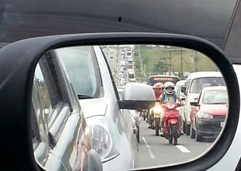 Trânsito na Torquato Tapajós está mais complicado, diz usuário