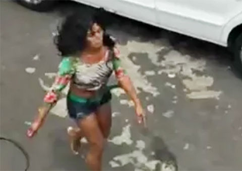 Travesti assassino é identificado e polícia o procura