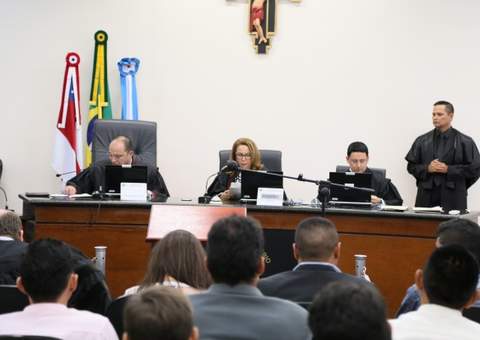 Novo pedido de vista adia diplomação de Magalhães como prefeito de Coari