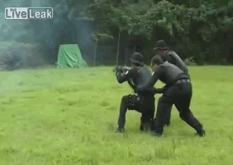 O treinamento maluco dos policiais sul-coreanos