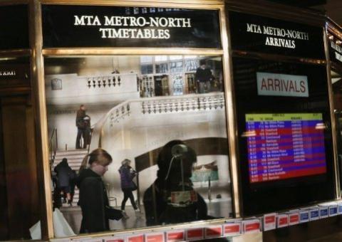 EUA: choque de trens deixa 60 feridos em Connecticut