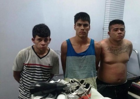 Assaltantes matém oito pessoas reféns e roubam salão de beleza