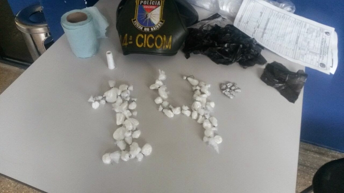 Menor é apreendido com trouxinhas de entorpecentes