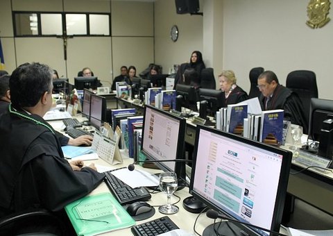 Motoristas e cobradores de Manaus  ganham reajuste de 7% 