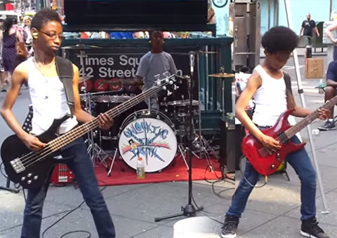 Graças a vídeo no Youtube, crianças fecham acordo milionário com a Sony