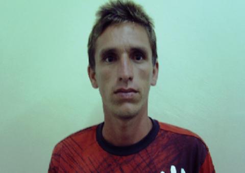 Polícia  prende homem por envolvimento com o tráfico de drogas   