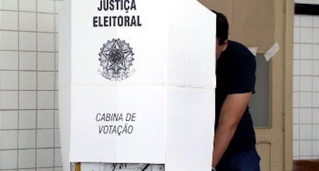 Veja lista completa de todos os candidatos eleitos a prefeito neste domingo