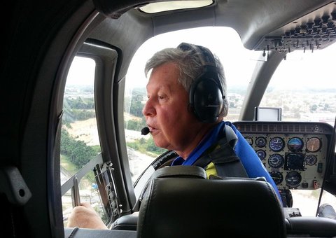 Artur sobrevoa cidade e afirma que vai cobrar maior agilidade nas obras  