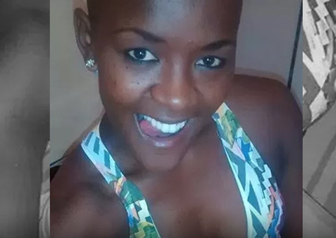 Ex-BBB Angélica se interna para implantar silicone nos seios