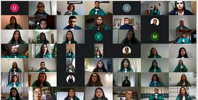 UEA antecipa formatura e Manaus ganha 42 médicos para linha de frente