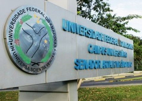 Ufam seleciona professores