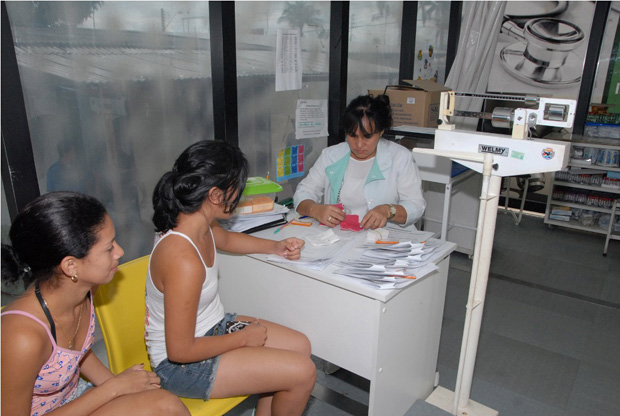 Unidade Móvel de Saúde da Mulher inicia atendimento no Puraquequara‏