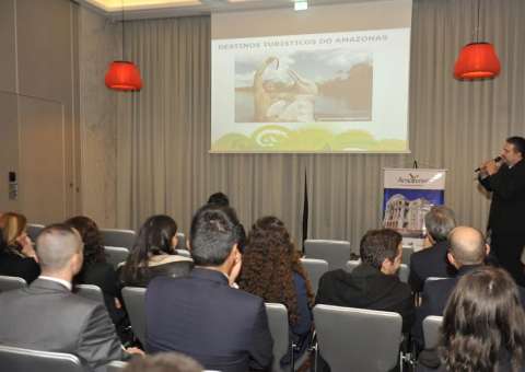 Amazonastur apresenta destinos turísticos do Estado para empresários portugueses