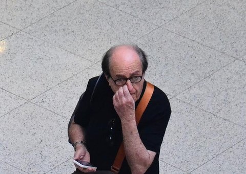 Ary Fontoura é flagrado em momento indiscreto