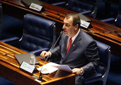 Omar Aziz lamenta falecimento do ex-Senador João Braga com voto de pesar