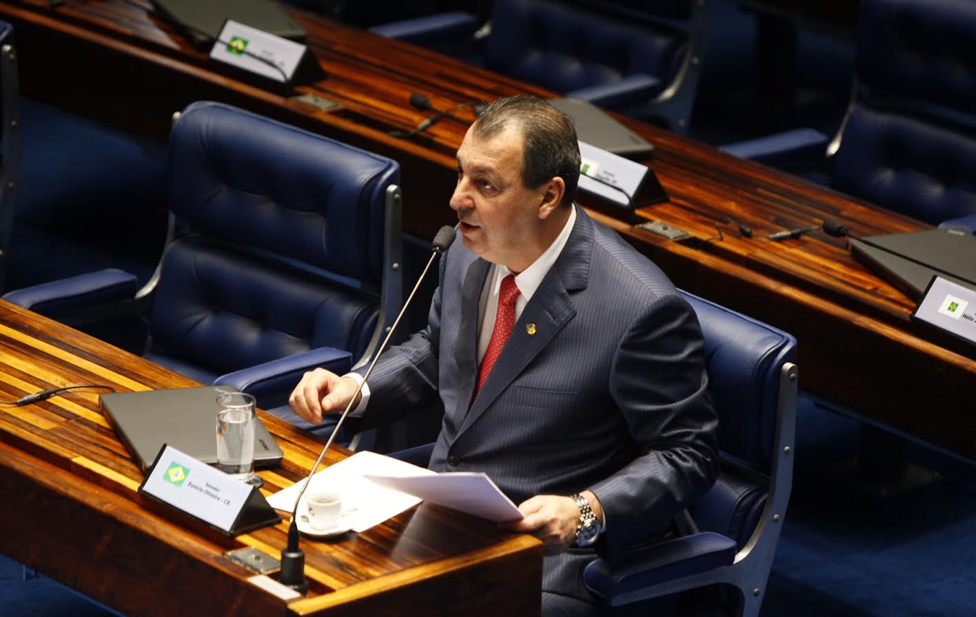 Omar Aziz lamenta falecimento do ex-Senador João Braga com voto de pesar