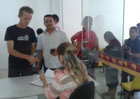 Camelôs ainda não beneficiados devem procurar sede Semc para buscar cestas básicas