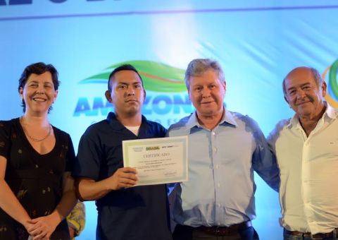 Prefeito participa da formatura de 600 alunos do Pronatec