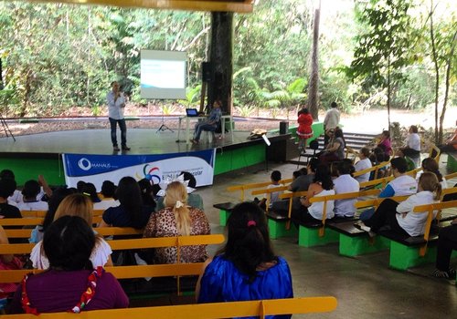 Alunos preparam mostra para destacar importância da biblioteca na escola