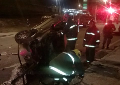 Casal de jovens morre em acidente na avenida das Torres