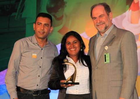 Professora da rede pública estadual recebe Prêmio Petrobras de Esporte Educacional