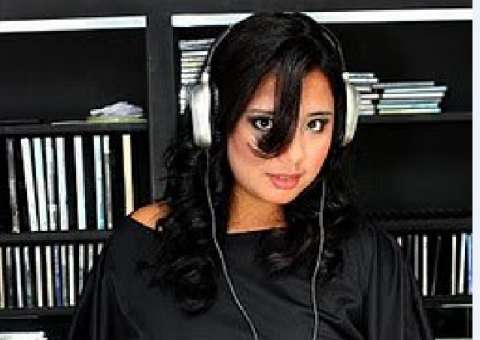 Adega de Vinhos recebe Hêmilly Lira para uma noite acústica