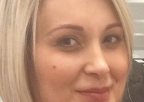 Andressa Urach corta ainda mais os cabelos e exibe novo visual  