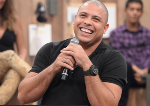 Ronaldo vai casar depois da Copa e diz que admira revelação de jogador gay