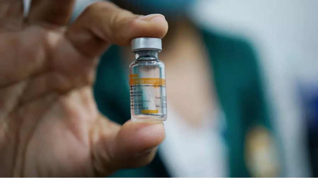 Assessores da Semsa também estão na lista de vacinados em Manaus