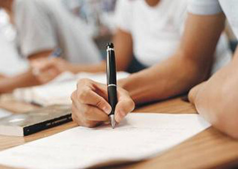 Matrícula em faculdade não depende de conclusão do ensino médio