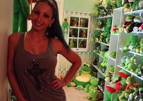  Valesca Popozuda mostra coleção enorme de sapos