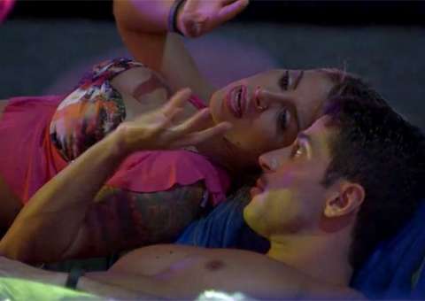 Mesmo com a liberação do marido, Vanessa avalia : “Para mim é traição”