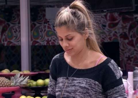 Vanessa tem  pressentimento ruim sobre BigFone