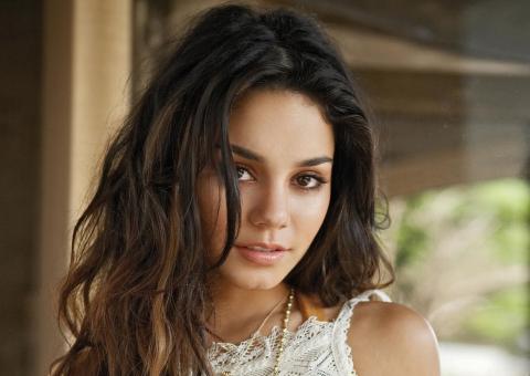 Confira o clipe de "$$$ex", de Vanessa Hudgens