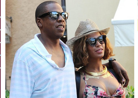 De biquíni e bermuda, Beyoncé e Jay Z invadem casamento na Itália 