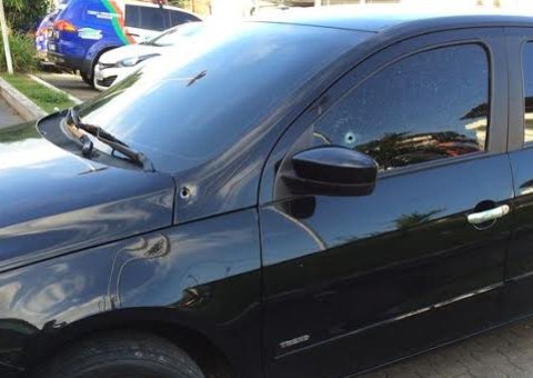 Homem é preso pela Polícia Civil após disparar contra veículo na rua