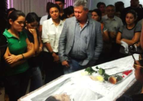 Artur Neto comparece a ato fúnebre e Hemoam solicita doação de sangue
