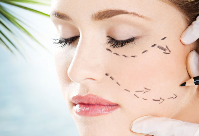 Mulheres procuram cirurgias estéticas para postarem selfies em redes sociais