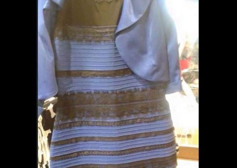 Branco ou azul? Vestido polêmico ganha memes na internet
