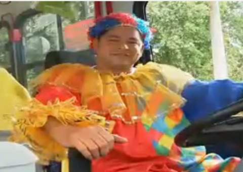 Empresa de transporte distribui brinquedos