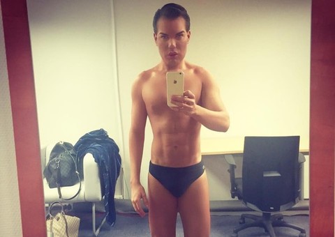 Brasileiro viciado em plásticas sofre com consequências do hidrogel  