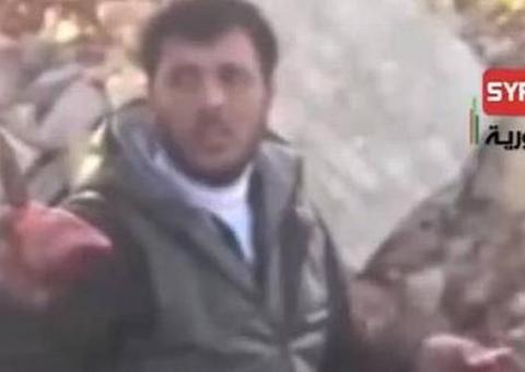 Vídeo com rebelde sírio comendo coração de soldado revolta países