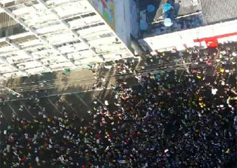 Veja em vídeo os milhares de manifestantes que tomaram Manaus