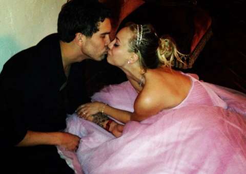 Atriz de 'The Big Bang Theory' mostra fotos do casamento