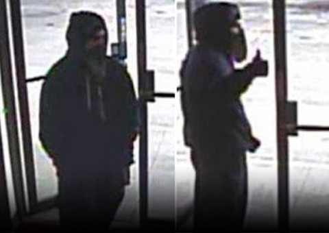 Ladrão 'bonzinho' desiste de roubar loja após reconhecer caixa