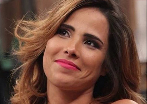 Wanessa canta hino nacional em protesto e é zoada nas redes sociais