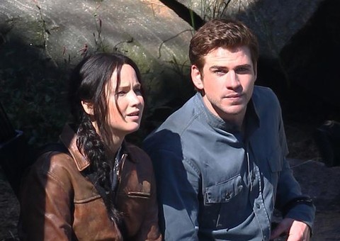Liam Hemsworth não gosta de beijar Jannifer Lawrence por causa de mau hálito