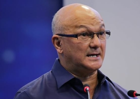 Justiça determina que Menezes retire postagem sobre "mensageiros do caos"