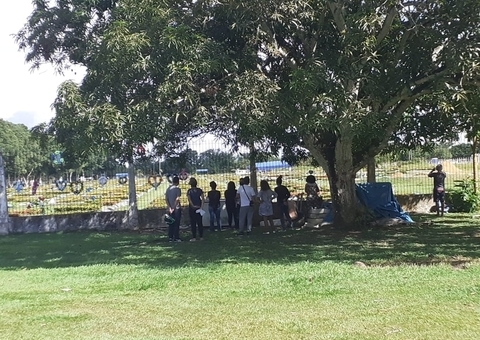 Com covas sendo abertas a toda hora, Manaus fez 179 enterros nesta segunda